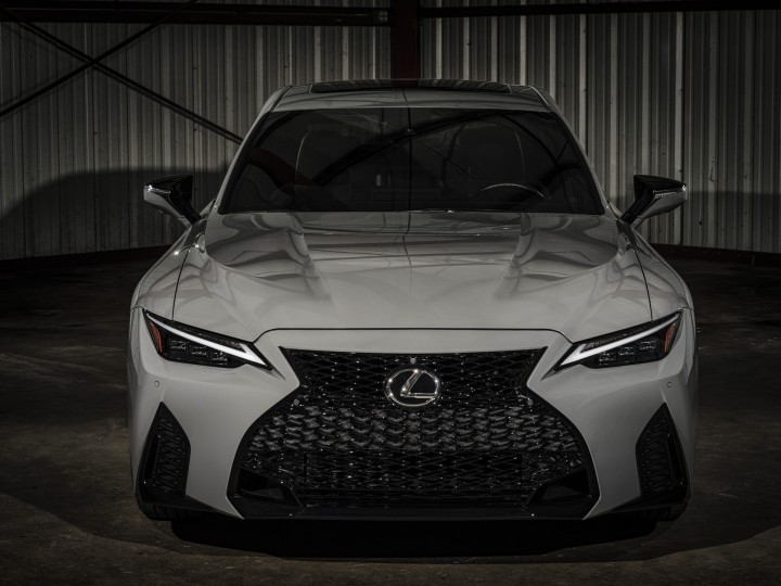 le 4